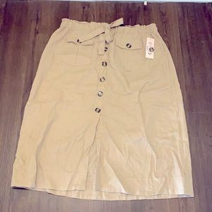 BRAND NEW SKIRT.